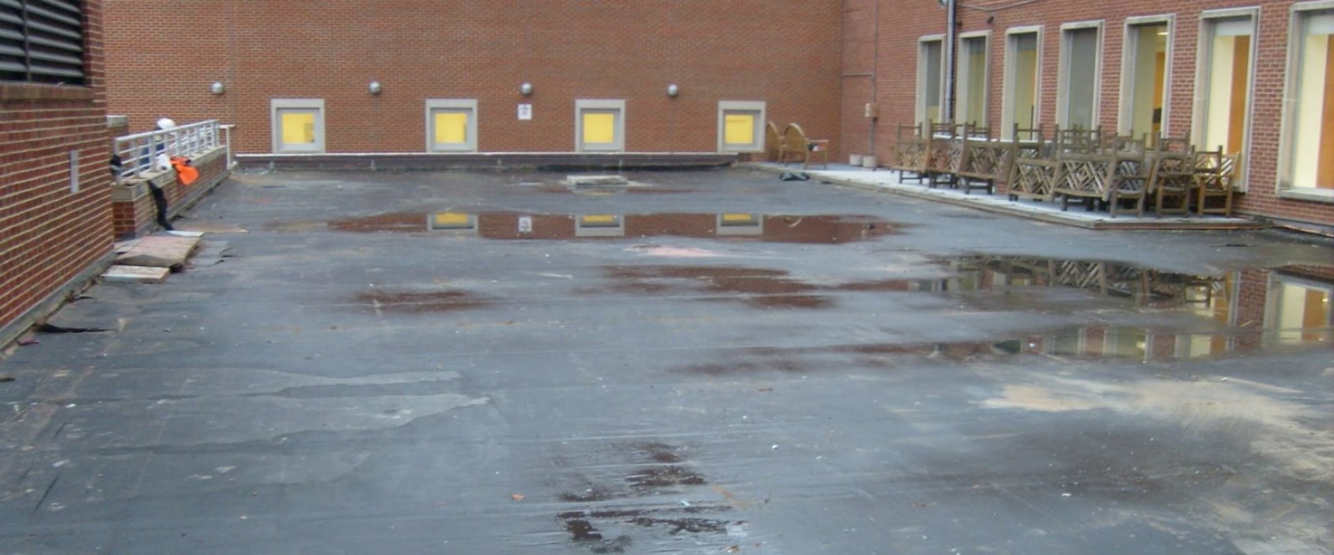 Does roofing felt deteriorate?