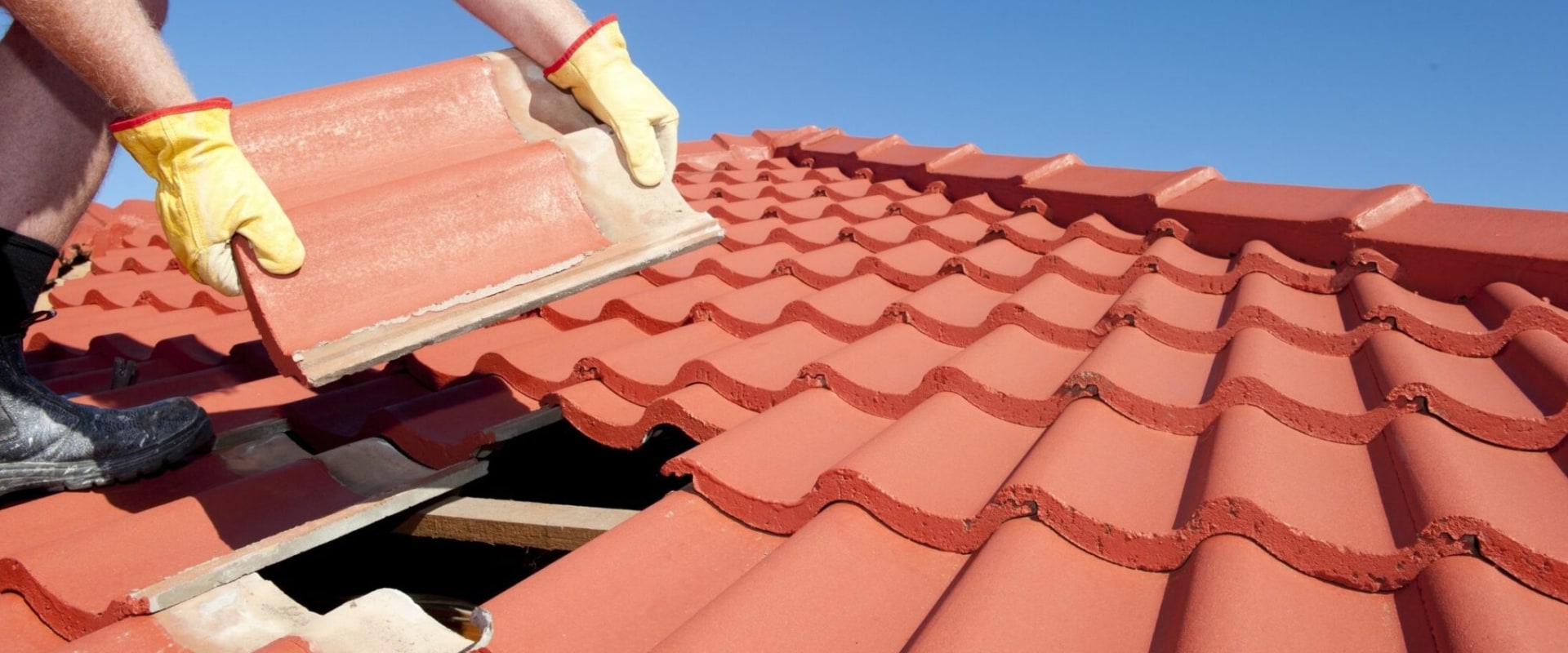 What are the three main types of roofs?